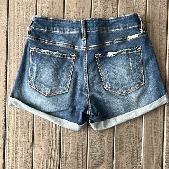 NWOT KanCan dark wash jean shorts, size 26 - Picture 6 of 8
